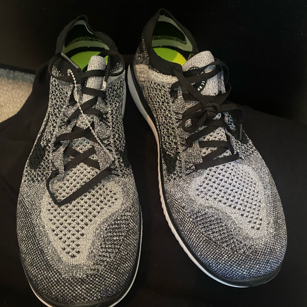 Brand new mens Nike Free Run 2018 size 10 1/2